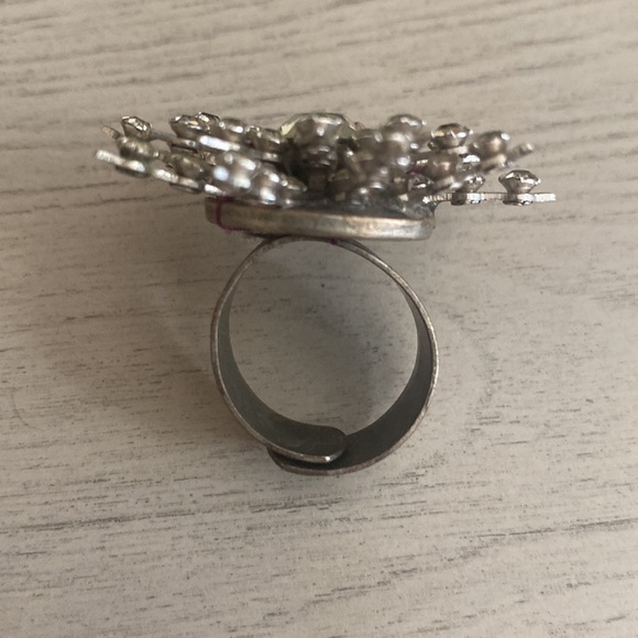 Vintage ring with adjustable band - Picture 2 of 4